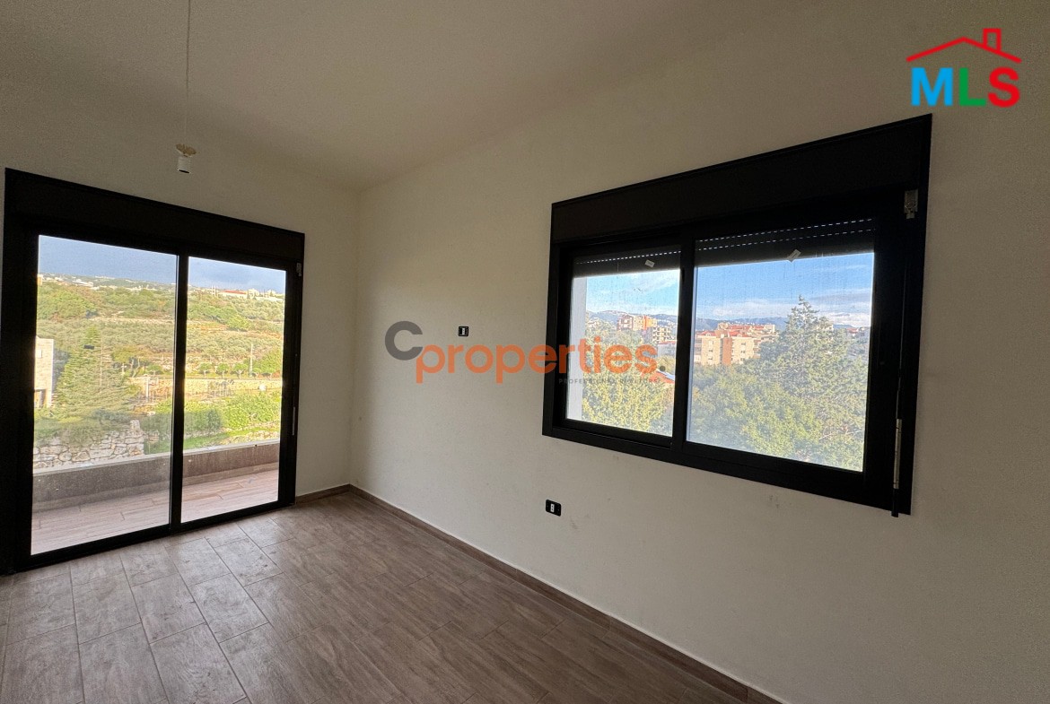 Apartment For Sale in Jeddayel CPES69