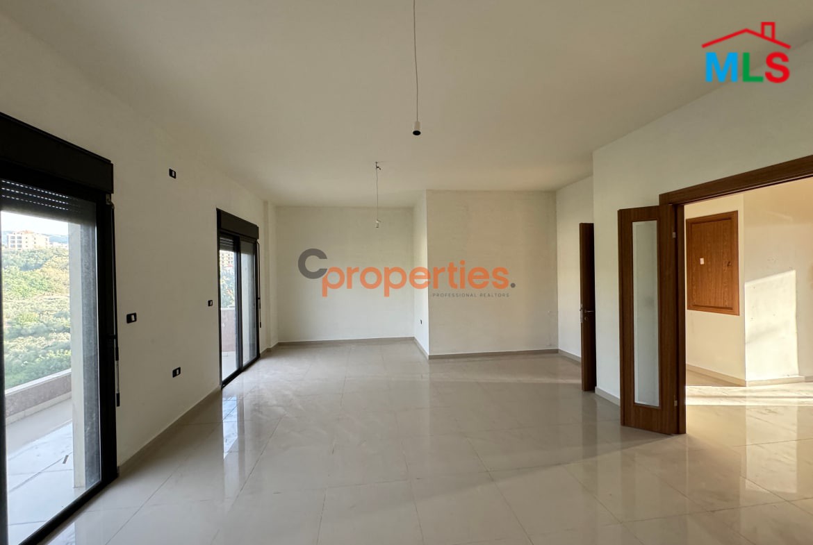 Apartment For Sale in Jeddayel CPES69
