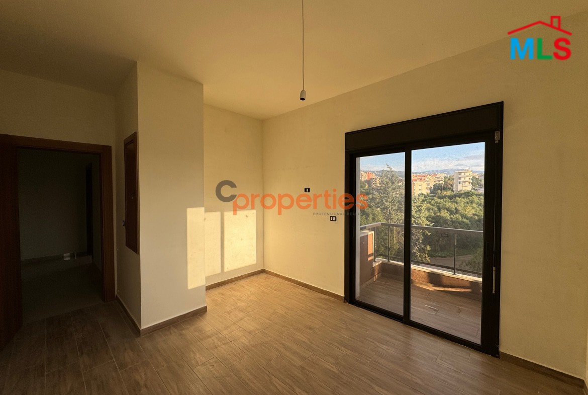 Apartment For Sale in Jeddayel CPES69