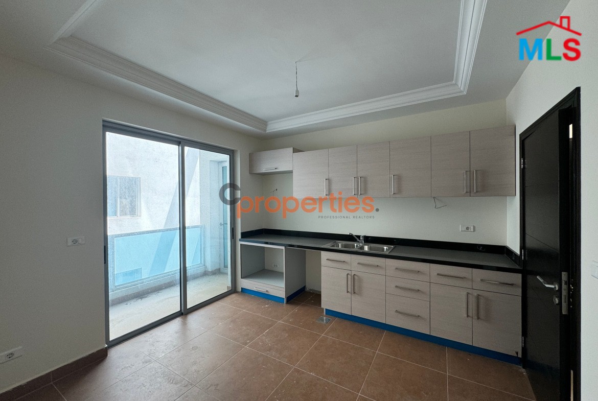 Apartment For Sale in Jbeil with payment facilities Cpes93