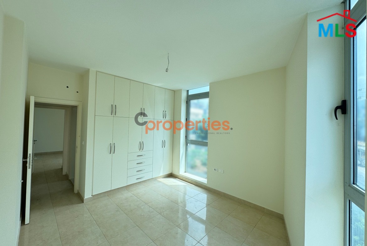 Apartment For Sale in Jbeil with payment facilities Cpes93