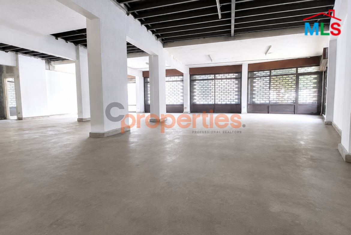 Shop for Sale in Jdeideh / Showroom محل للبيع في الجديدة CPSM135