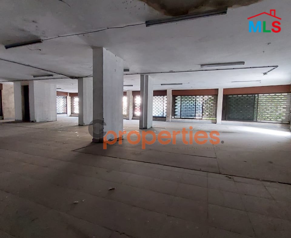 Shop for Sale in Jdeideh / Showroom محل للبيع في الجديدة CPSM135
