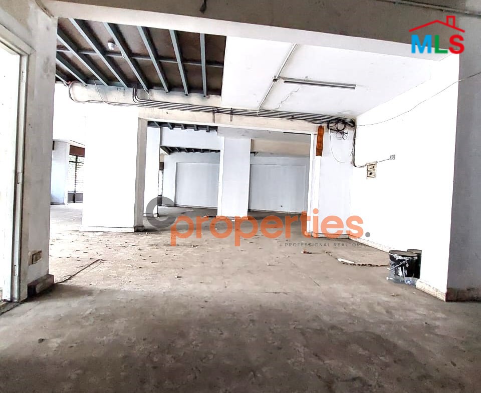 Shop for Sale in Jdeideh / Showroom محل للبيع في الجديدة CPSM135