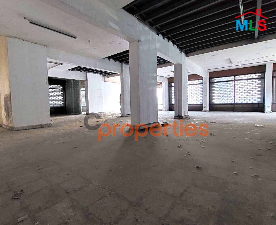 Shop for Sale in Jdeideh / Showroom محل للبيع في الجديدة CPSM135