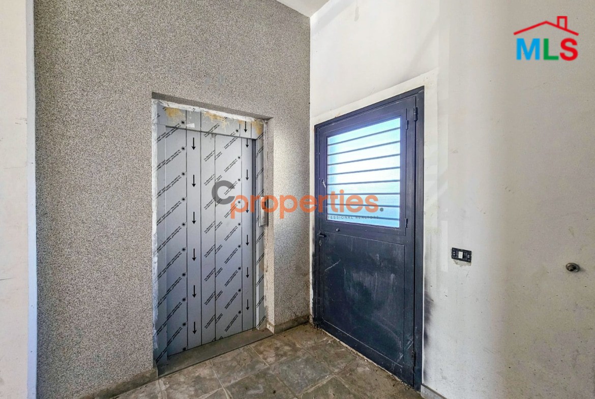 Commercial Factory for Sale in Dbayehمصنع تجاري للبيع في ضبية CPRD19