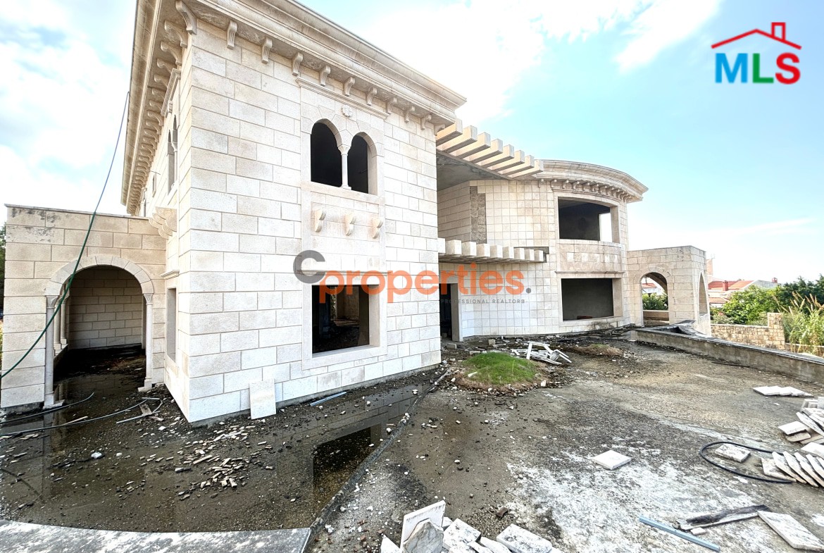Villa For Sale In Amchit Jbeil – CPJRK134