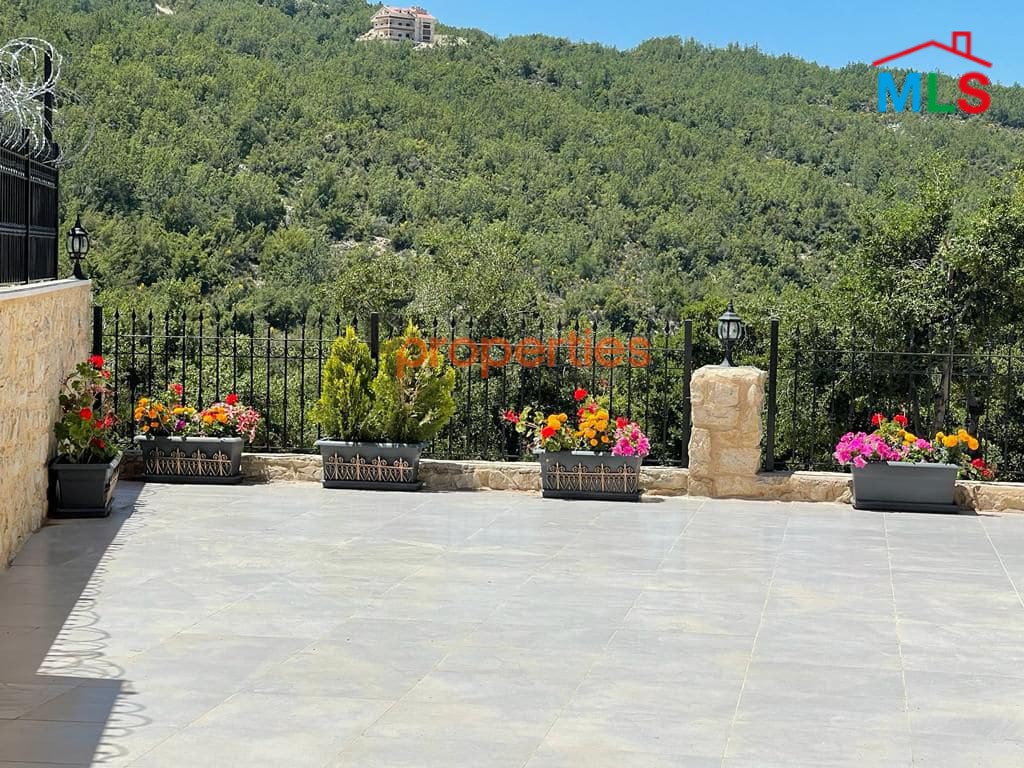Villa For Sale In Mechmech Jbeil CPJJA72