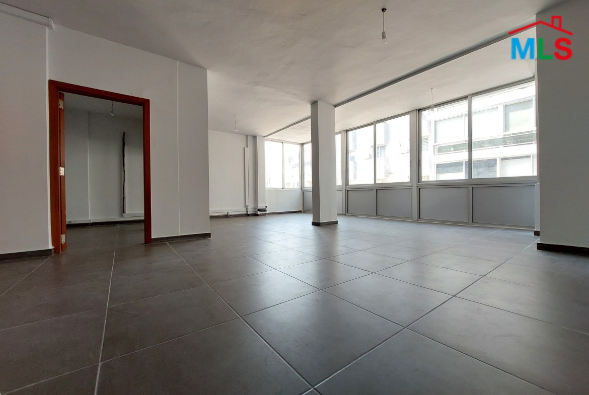 Office for sale in Zalka CPSM88