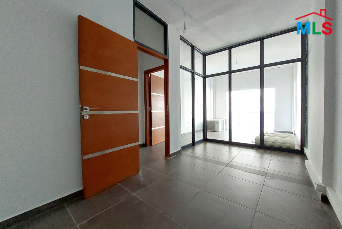 Office for sale in Zalka CPSM88