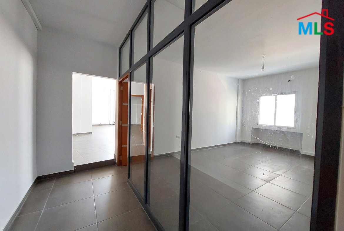 Office for sale in Zalka CPSM88