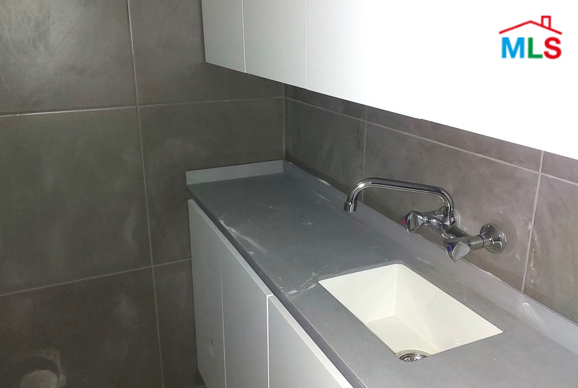 Office for sale in Zalka CPSM88