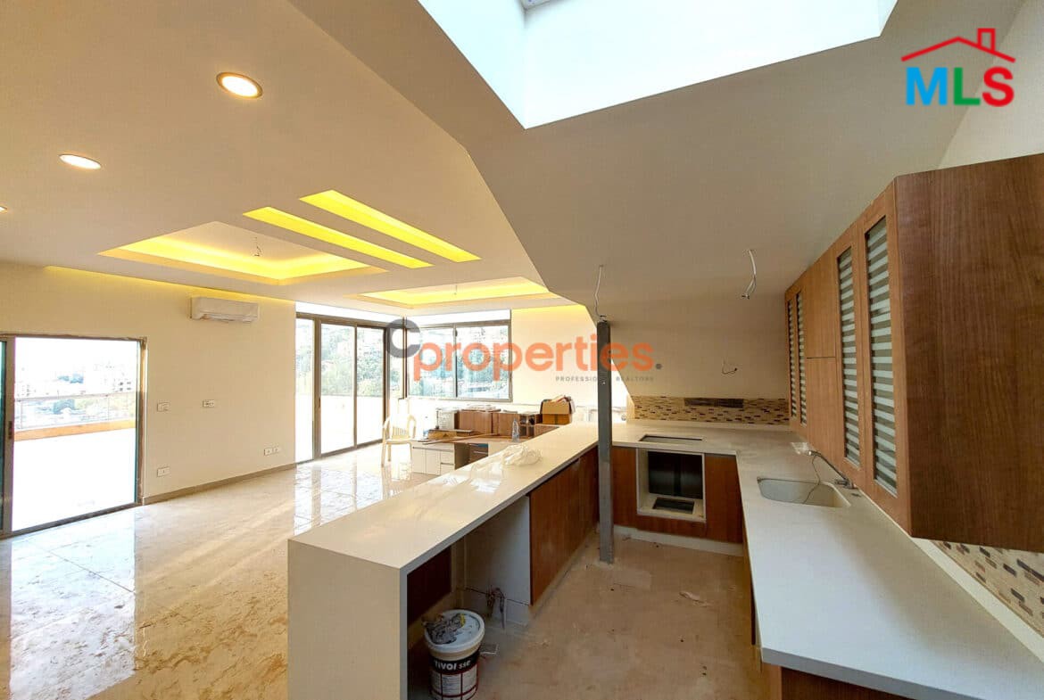 Penthouse for sale in biaqout CPSM68