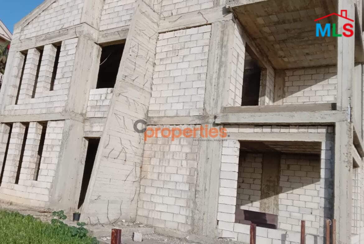 Villa For Sale in Blat-Jbeil CPJRK67