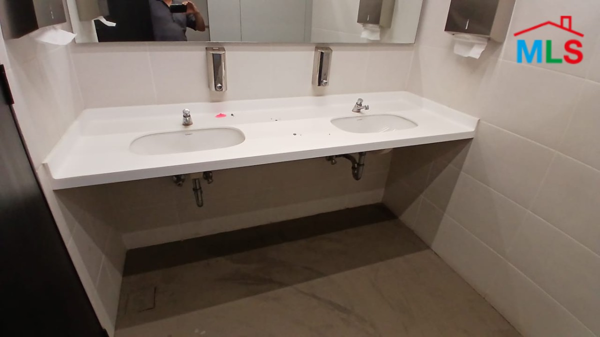 636 SQM Office with City View For Rent in Horsh Tabet