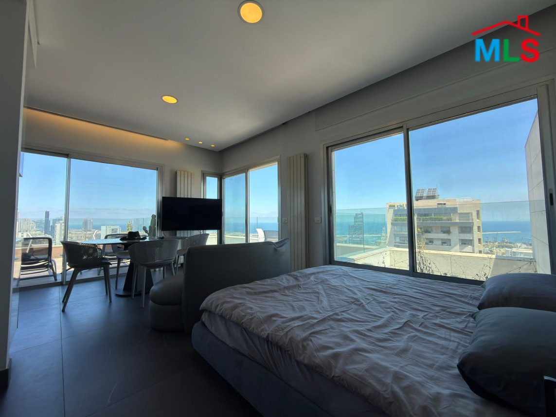 Rooftop Studio For Rent with Pool in Achrafieh, near Roum Hospital