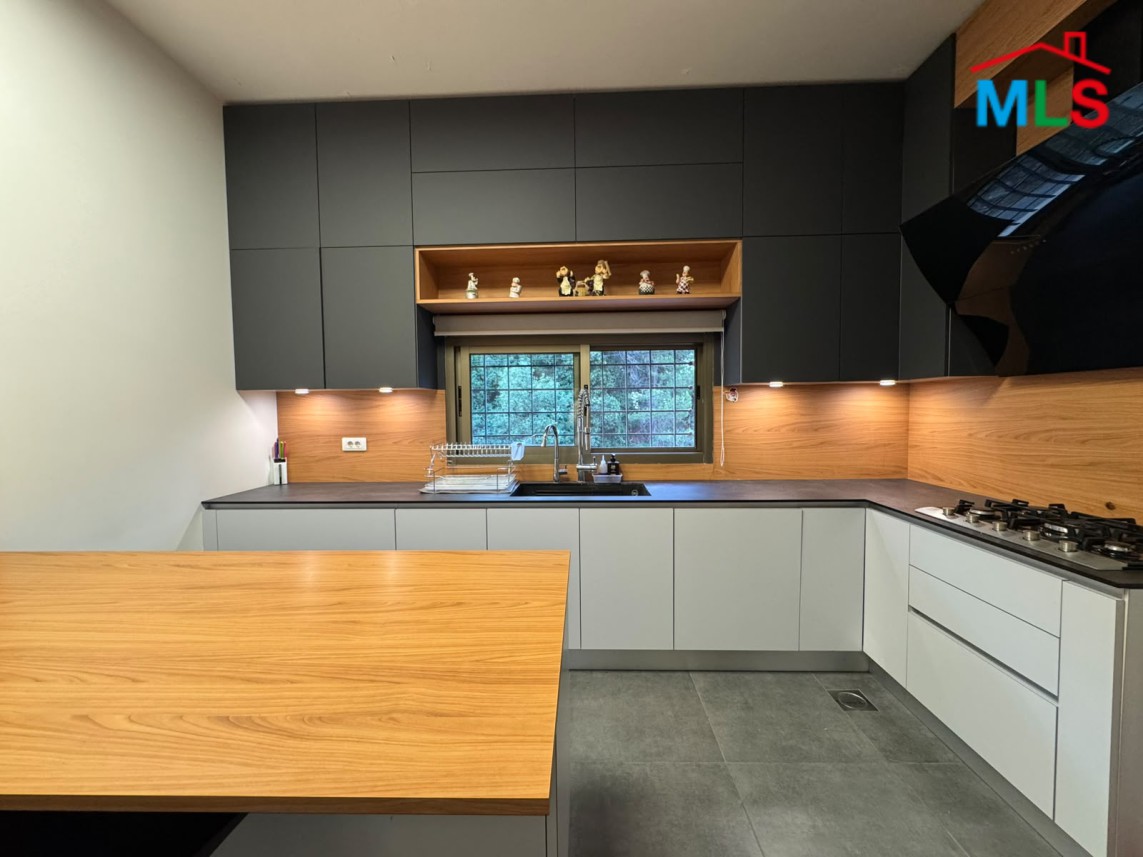 Fully Furnished and Decorated Duplex For Rent in Baabdat