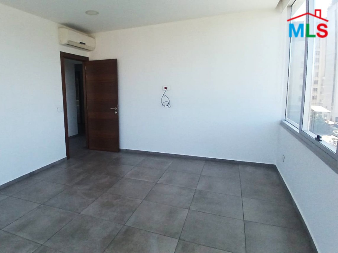 An Executive Office For Rent in Horsh Tabet