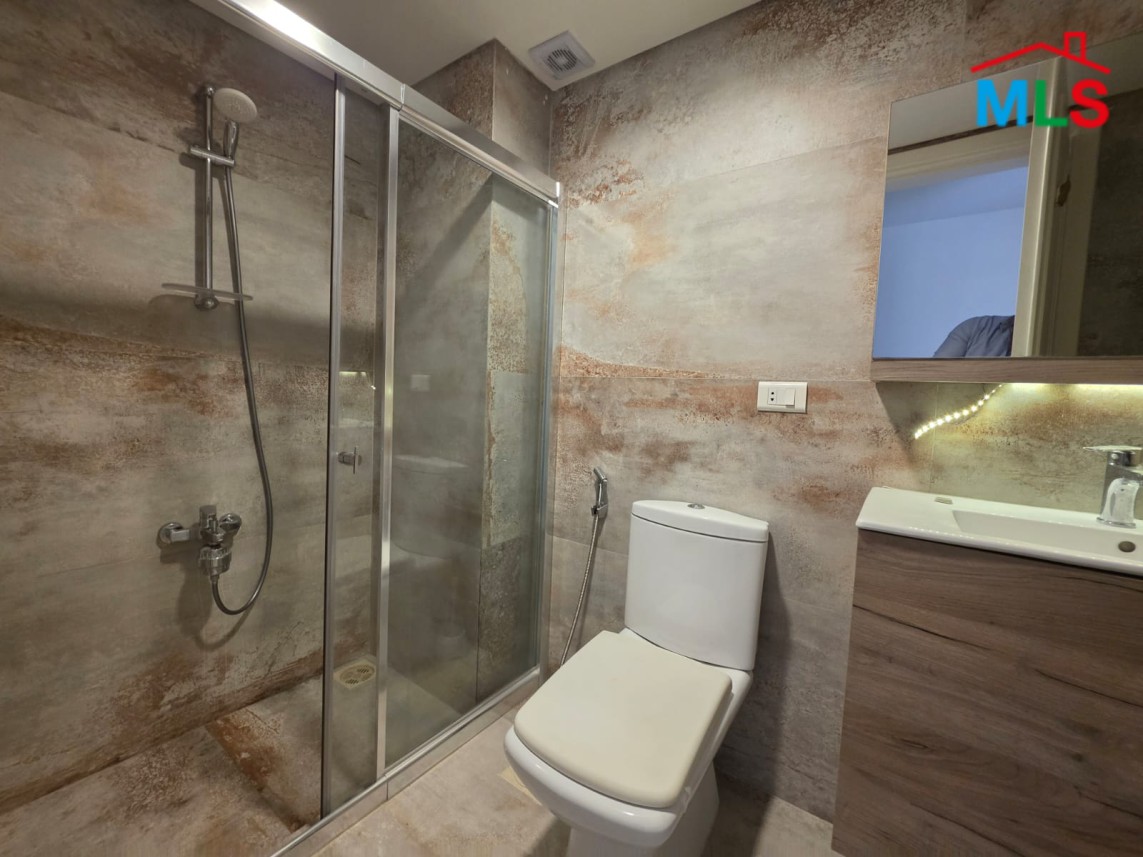 Spacious Apartment for Rent in Kontari, Ras Beirut