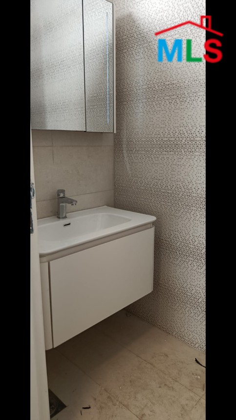 Unfurnished Apartment in Clemenceau