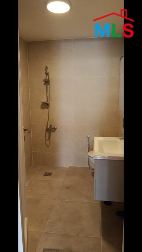 Unfurnished Apartment in Clemenceau