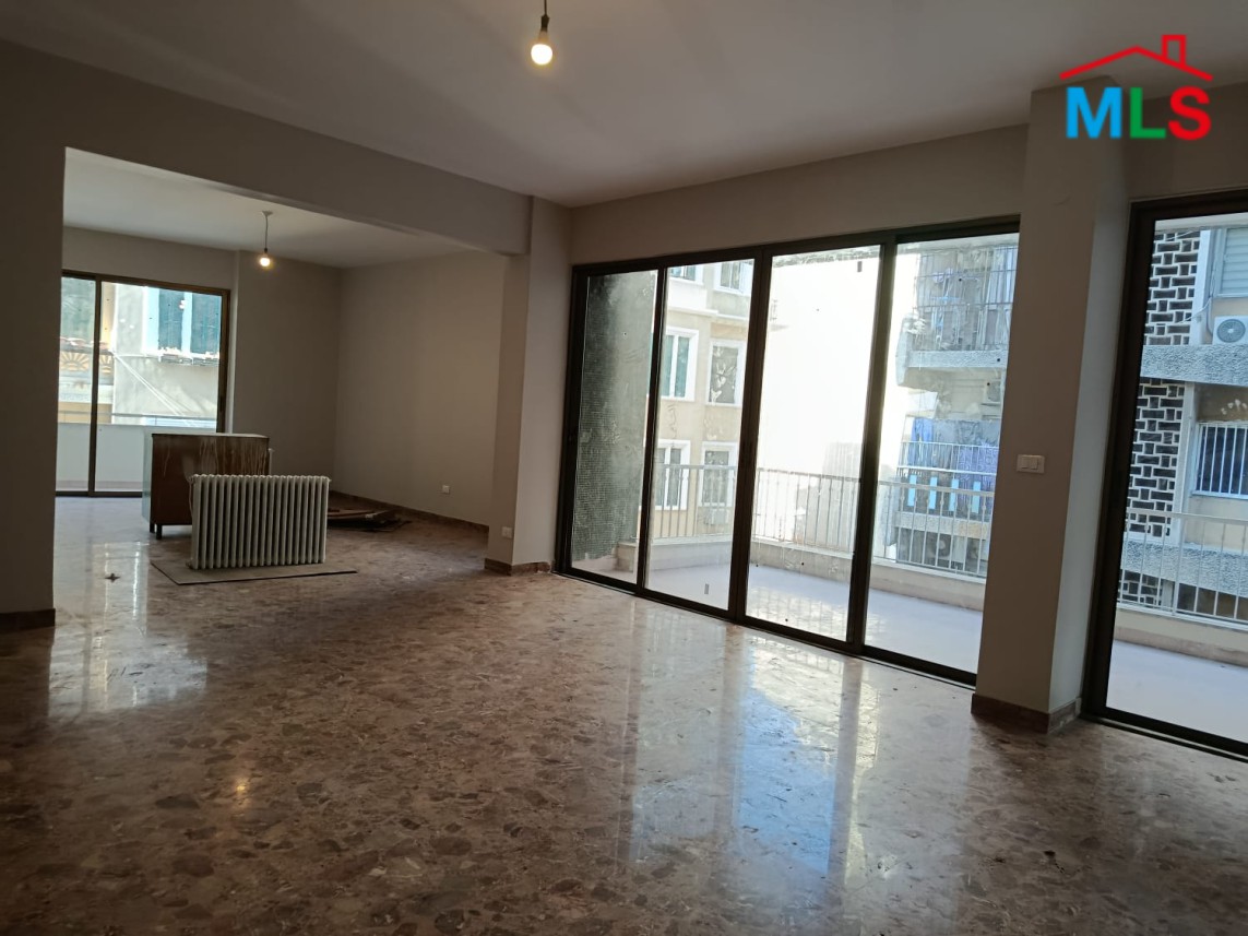 Spacious Unfurnished Apartment For Rent in Clemenceau