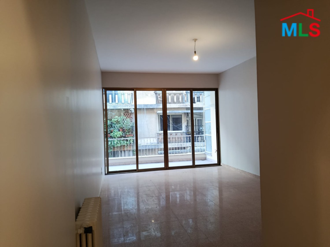 Spacious Unfurnished Apartment For Rent in Clemenceau
