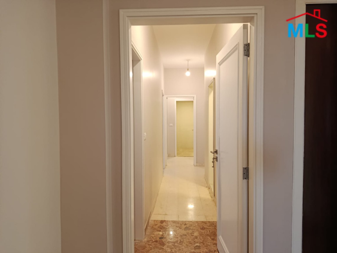 Spacious Unfurnished Apartment For Rent in Clemenceau