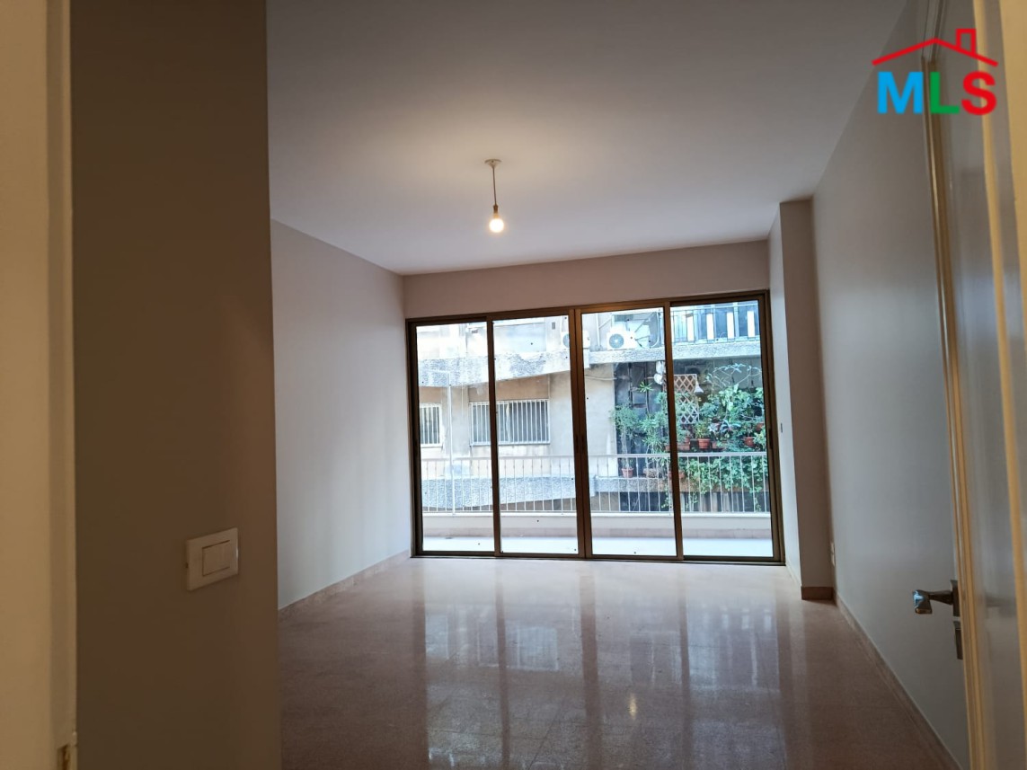 Spacious Unfurnished Apartment For Rent in Clemenceau