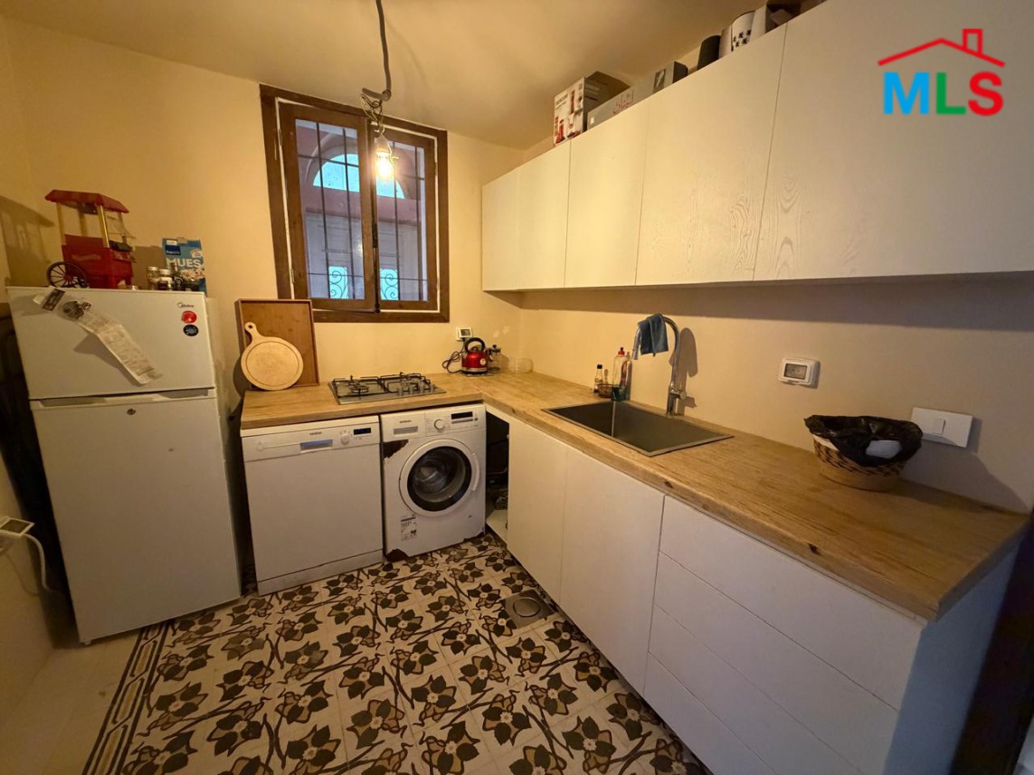 Charming & Traditional Apartment For Rent in Achrafieh, Rmeil