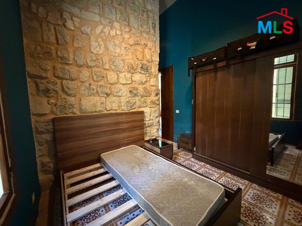 Charming & Traditional Apartment For Rent in Achrafieh, Rmeil