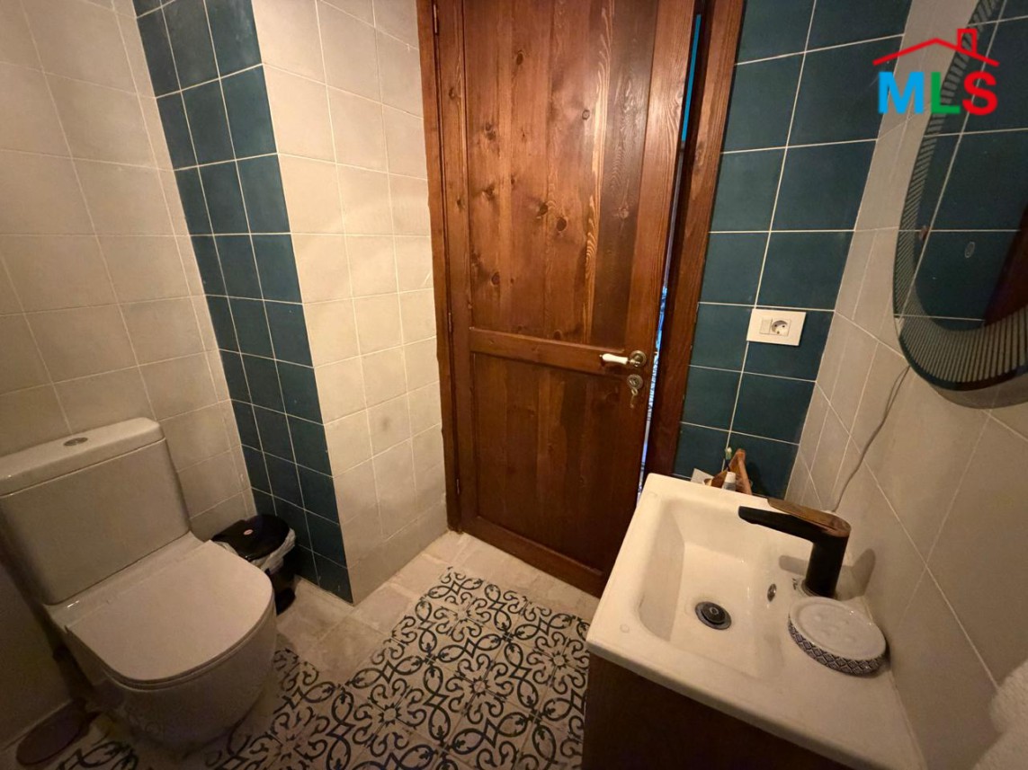 Charming & Traditional Apartment For Rent in Achrafieh, Rmeil