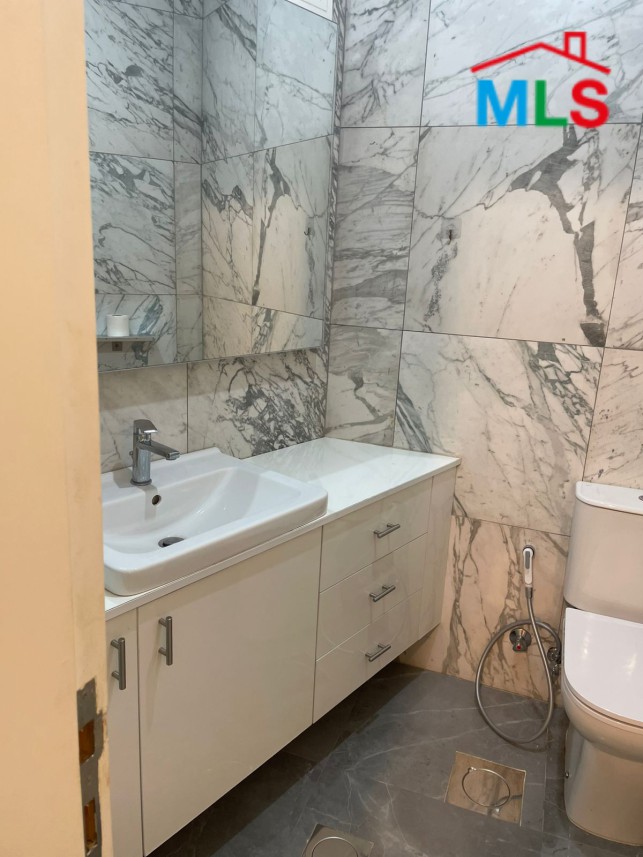 Fully Furnished and Renovated Apartment in Clemenceau