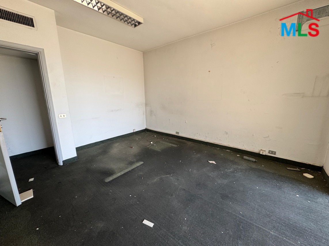 Great Deal! Spacious Apartment For Rent in Verdun, Beirut