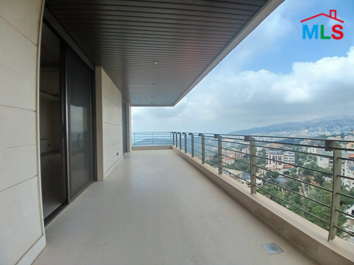 Unfurnished Apartment With a Nice View For Rent in Qornet El Hamra