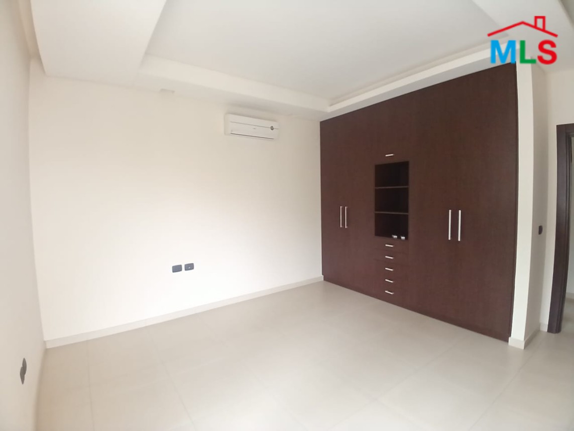 Unfurnished Apartment With a Nice View For Rent in Qornet El Hamra