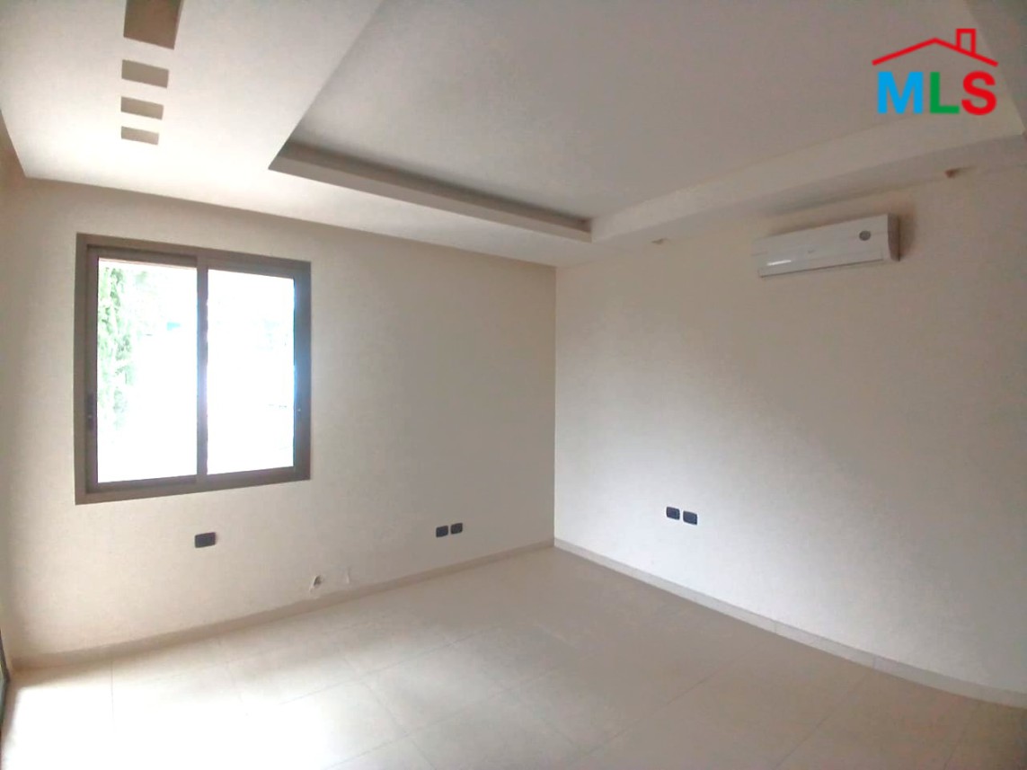 Unfurnished Apartment With a Nice View For Rent in Qornet El Hamra