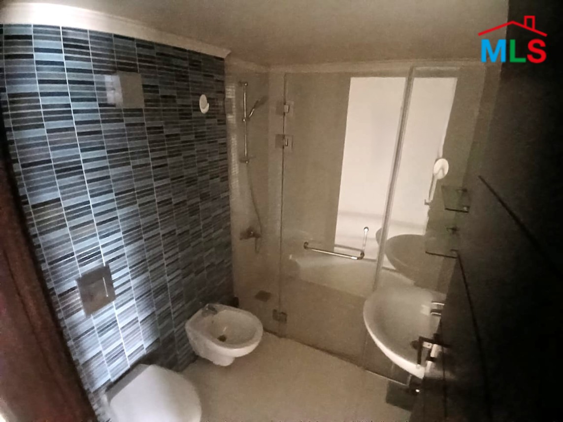Unfurnished Apartment With a Nice View For Rent in Qornet El Hamra