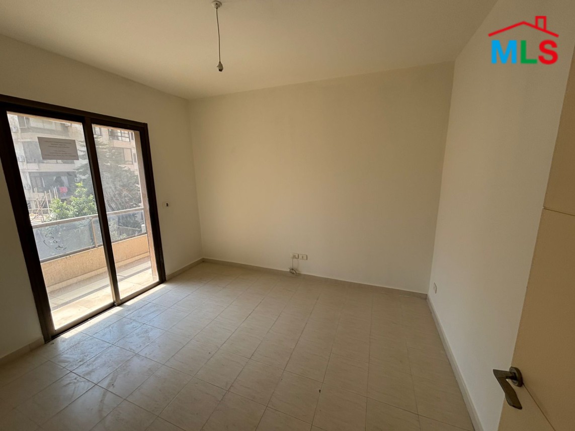 Unfurnished Apartment brand new For Rent in Mazraat Yachouh