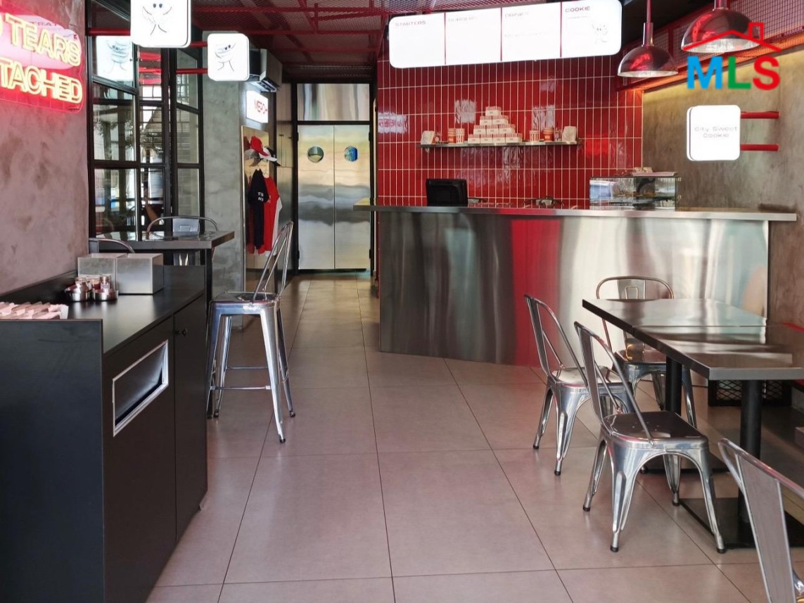 Restaurant For Rent & Equipments for Sale in Gemmayze