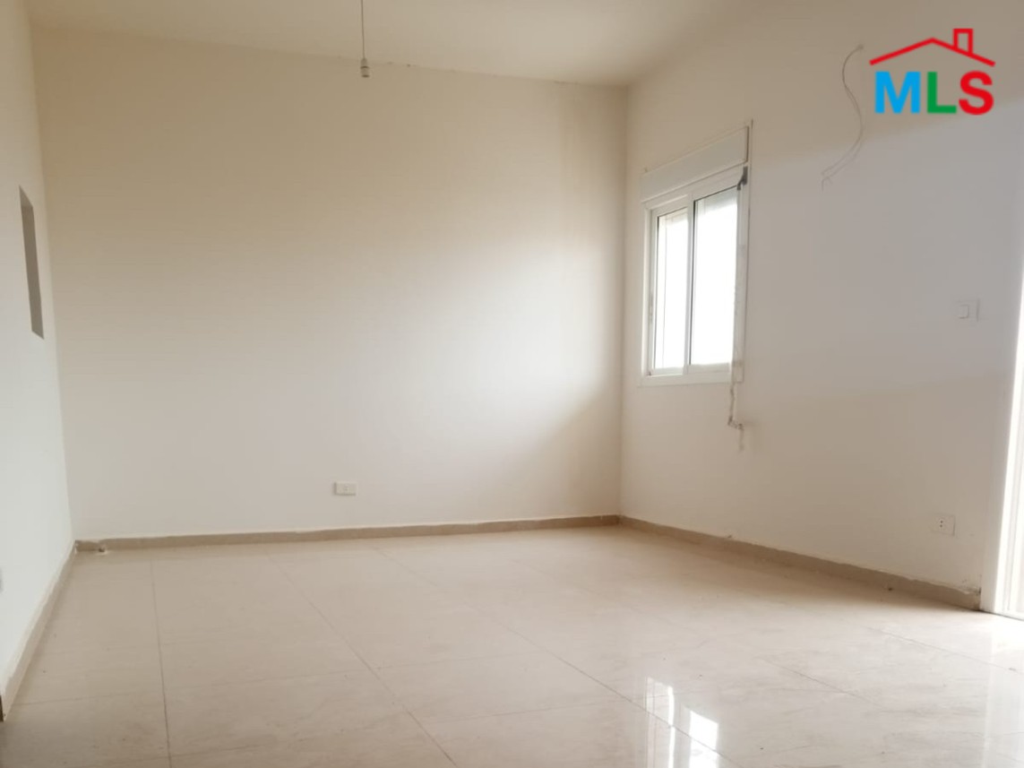 Apartment with Sea View For Rent in New Fidar, Halat