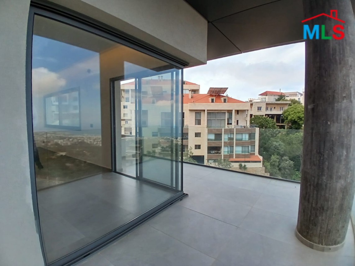High-End Apartment with Sea and Mountain View For Rent in Roumie
