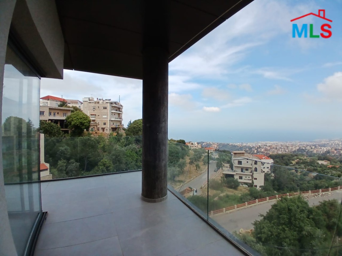 High-End Apartment with Sea and Mountain View For Rent in Roumie