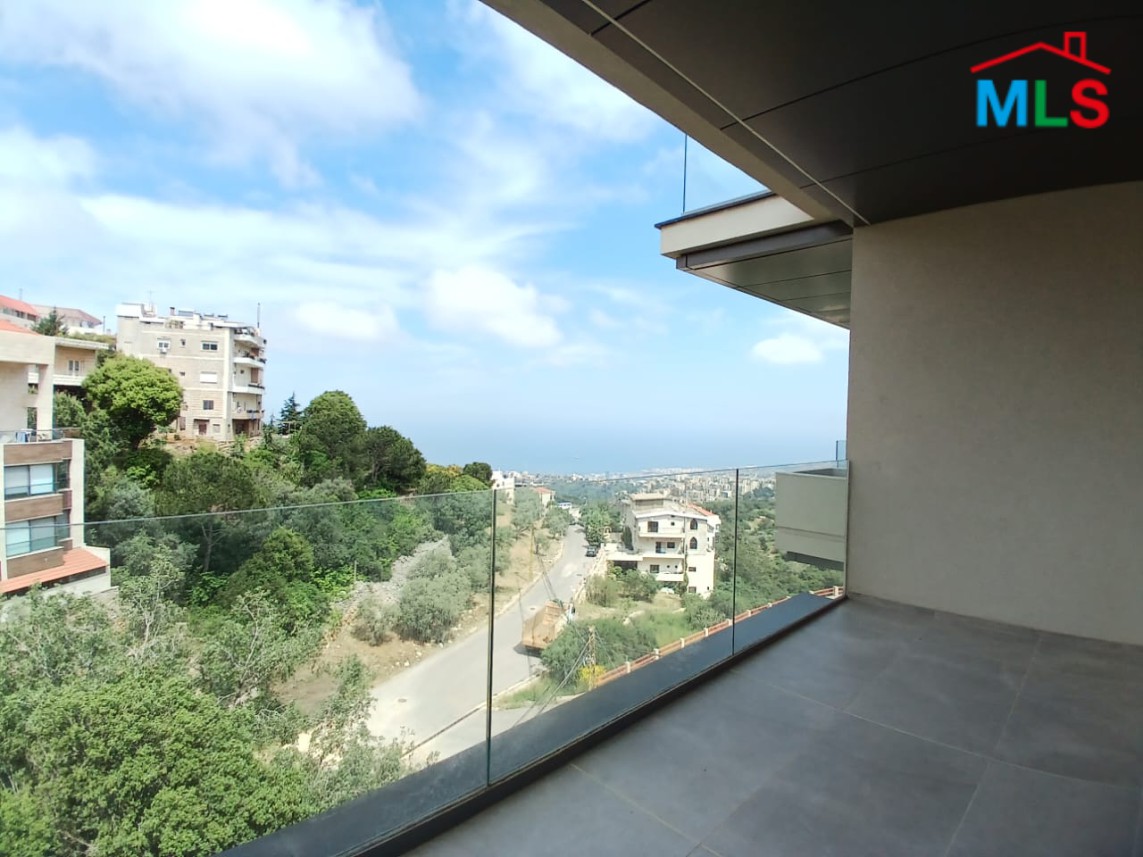 High-End Apartment with Sea and Mountain View For Rent in Roumie