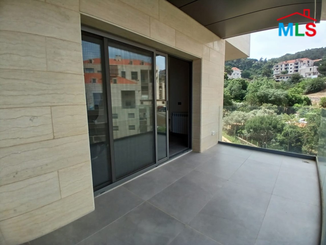 High-End Apartment with Sea and Mountain View For Rent in Roumie