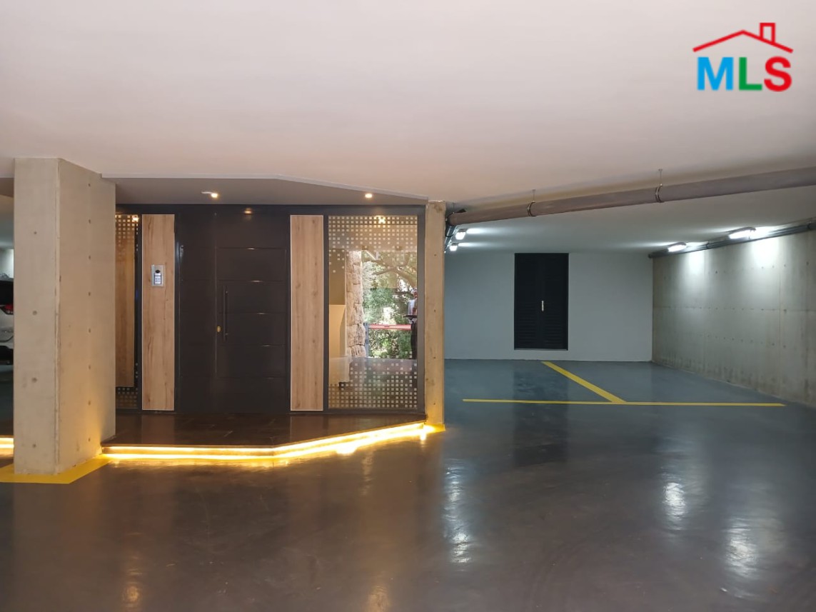 High-End Apartment with Sea and Mountain View For Rent in Roumie