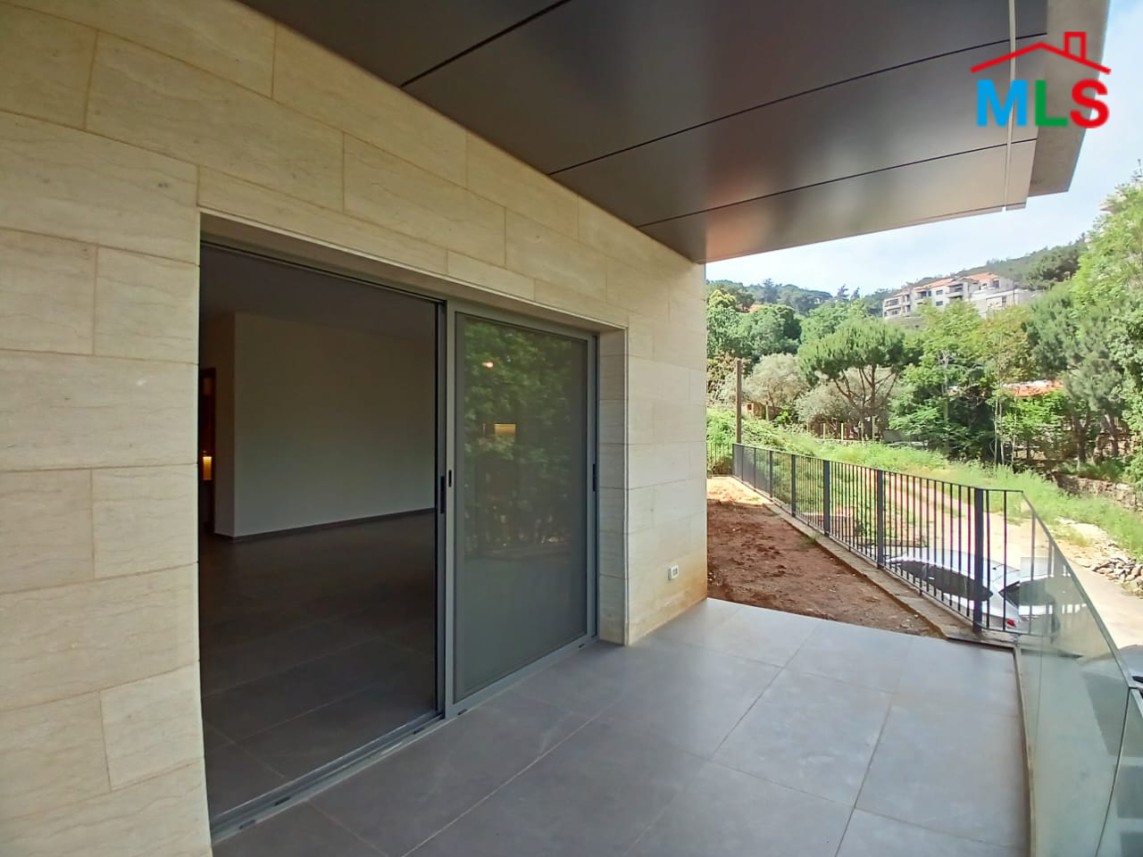 High-End Apartment with Sea and Mountain View For Rent in Roumie