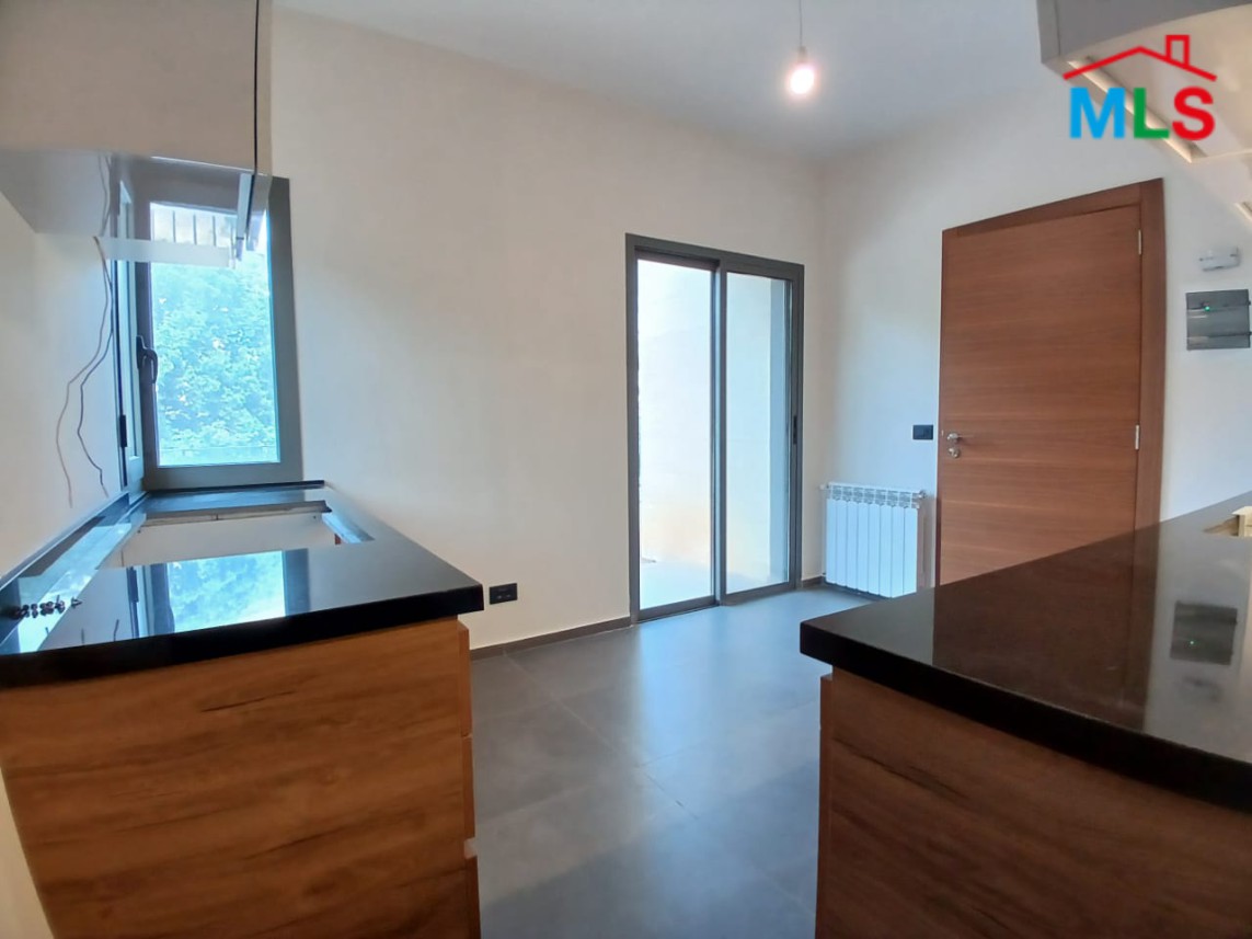 High-End Apartment with Sea and Mountain View For Rent in Roumie