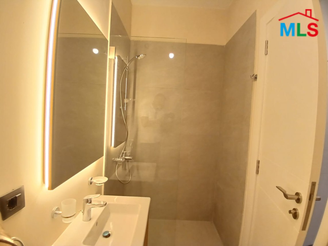 High-End Apartment with Sea and Mountain View For Rent in Roumie