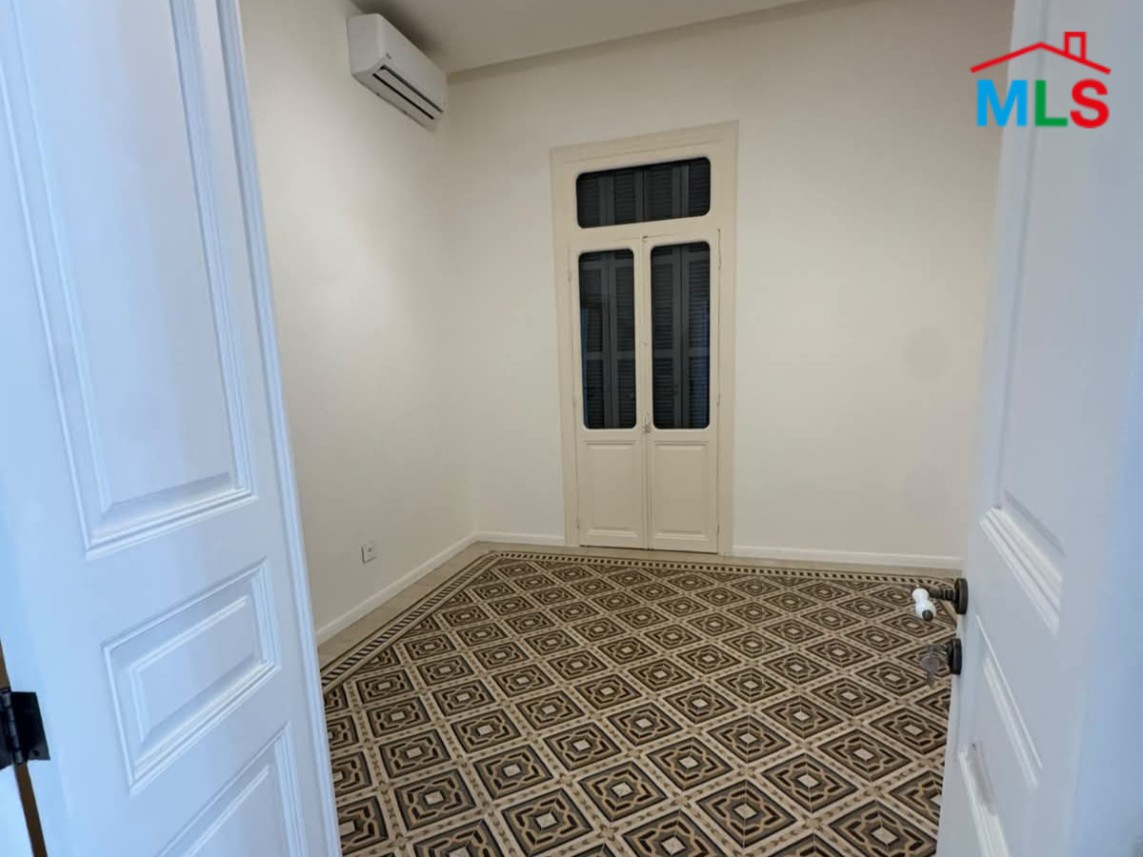 Bright Apartment For Rent in Achrafieh, Abed Al Wahab